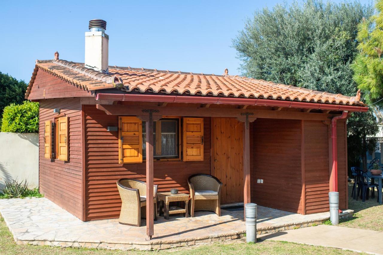 Aliki Guest House Aigio Exterior foto