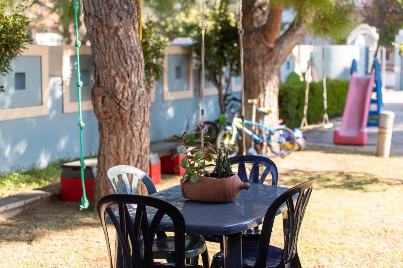 Aliki Guest House Aigio Exterior foto