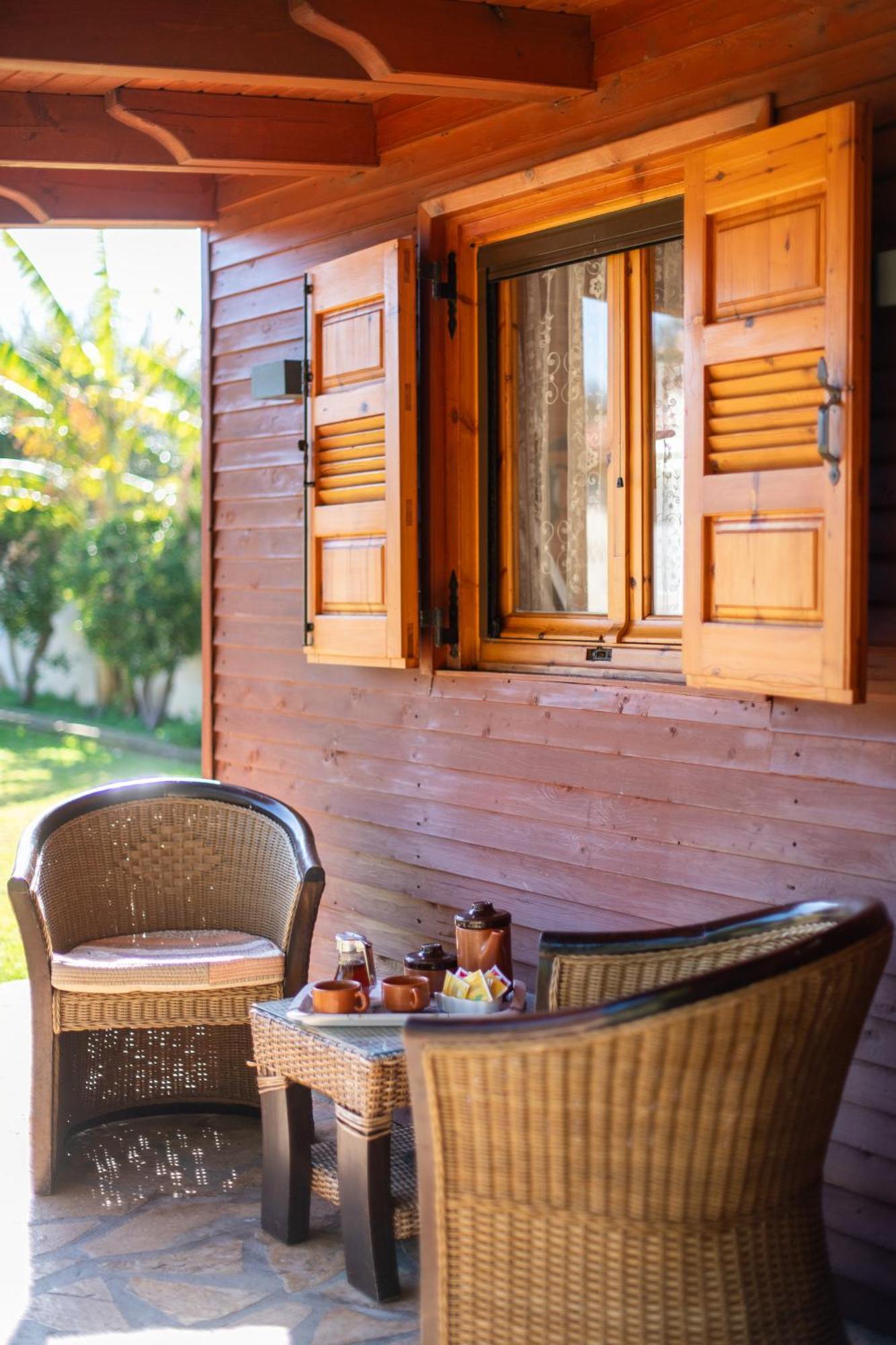 Aliki Guest House Aigio Exterior foto